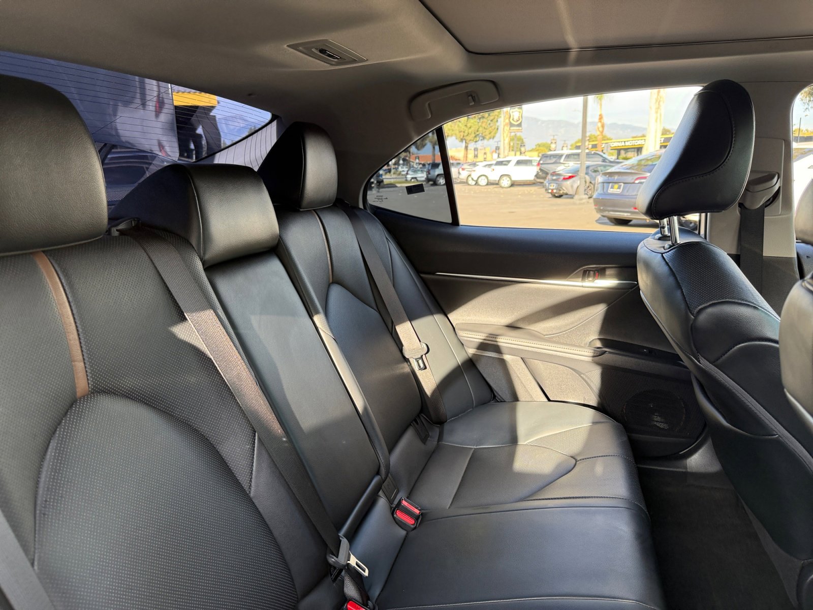 Used 2020 Toyota Camry XLE image 18