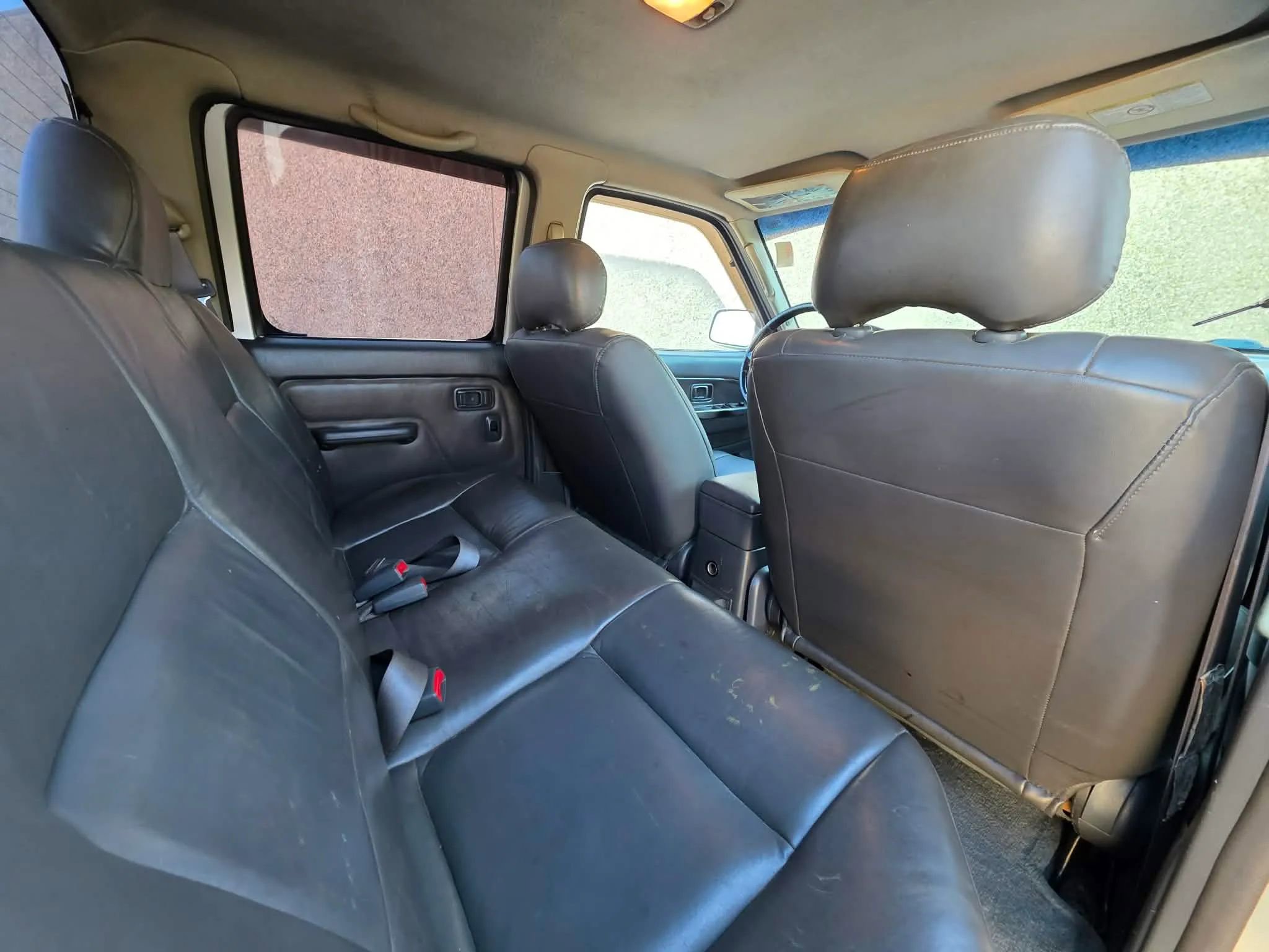 Used 2002 Nissan Frontier SE image 13