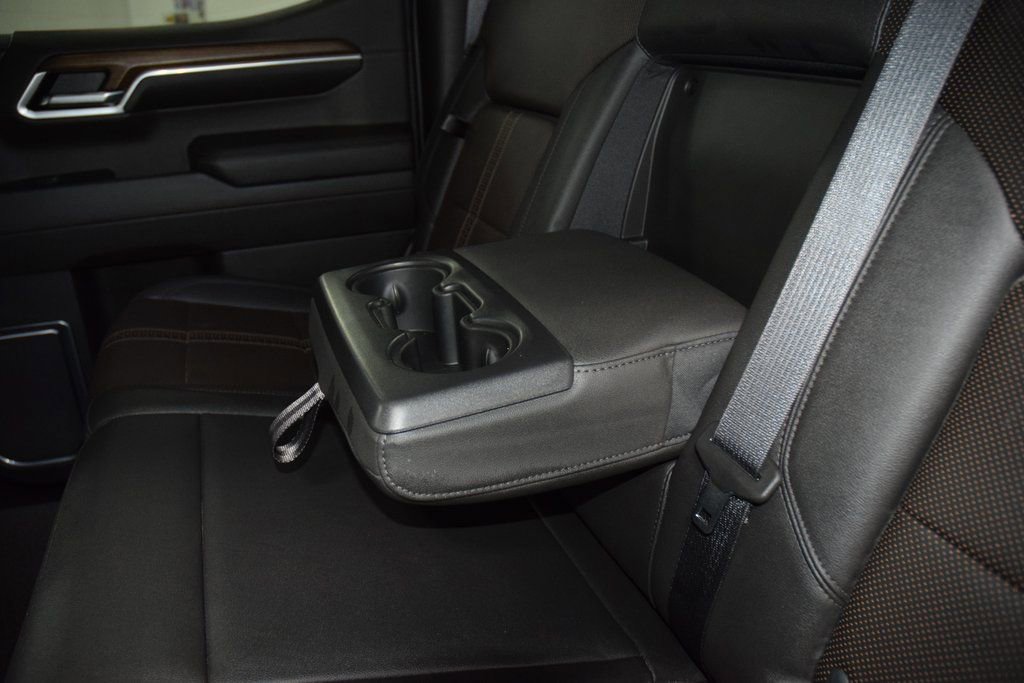 Used 2022 Chevrolet Silverado 1500 High Country image 37