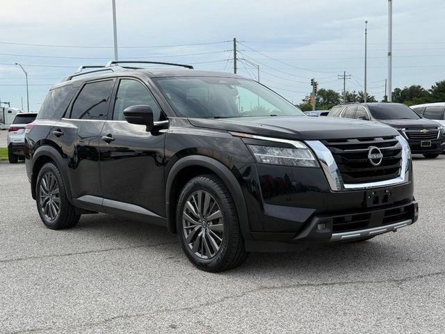 Used 2022 Nissan Pathfinder SL w/ SL Premium Package AWD/4WD image 8