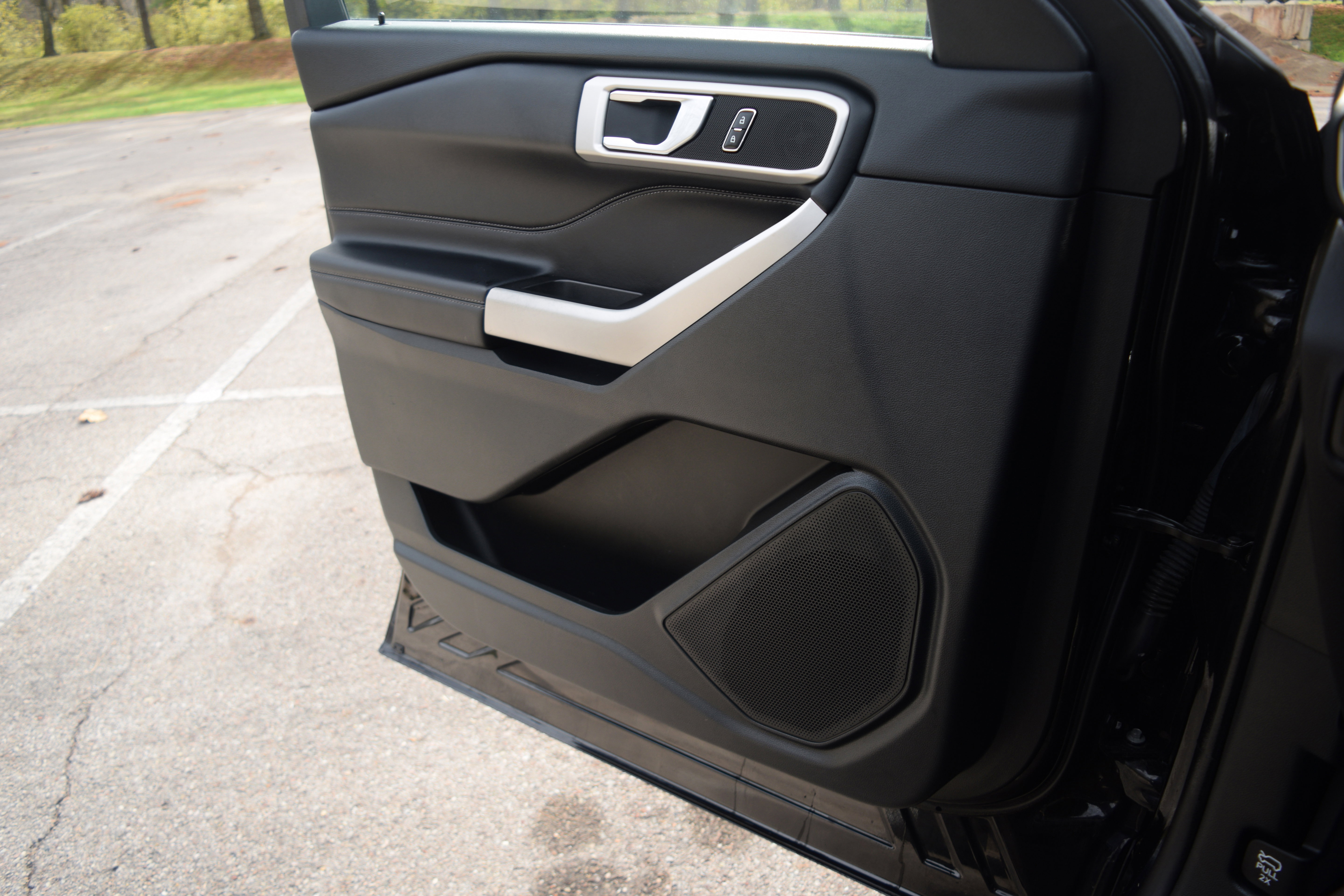 Used 2023 Ford Explorer XLT w/ Equipment Group 202A image 21