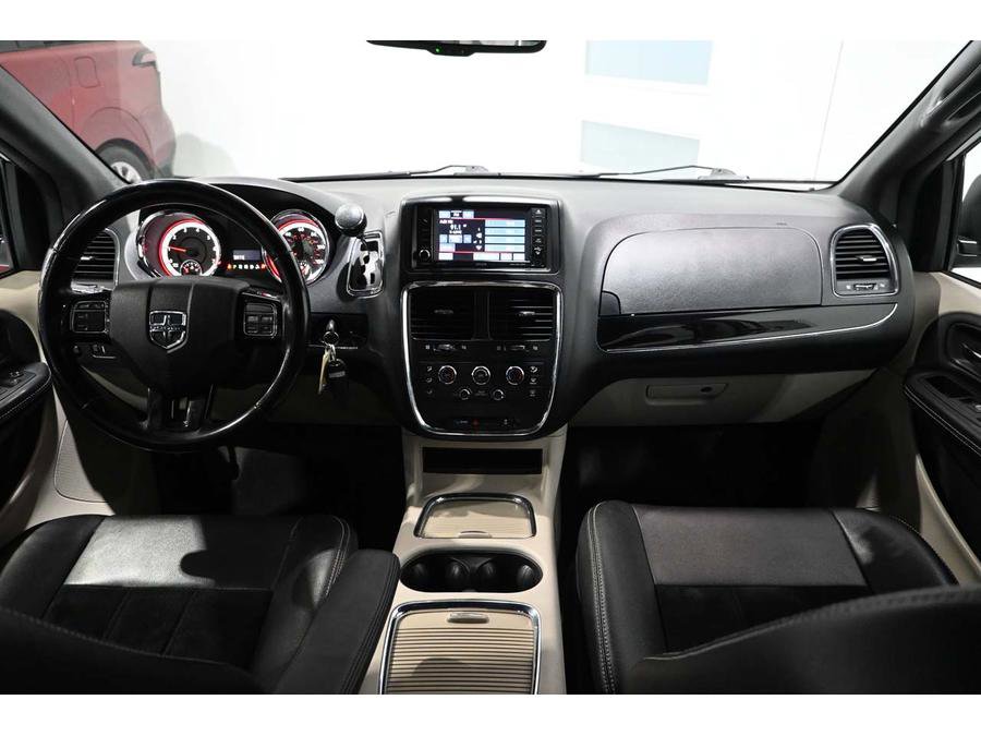 Used 2017 Dodge Grand Caravan SXT FWD image 23