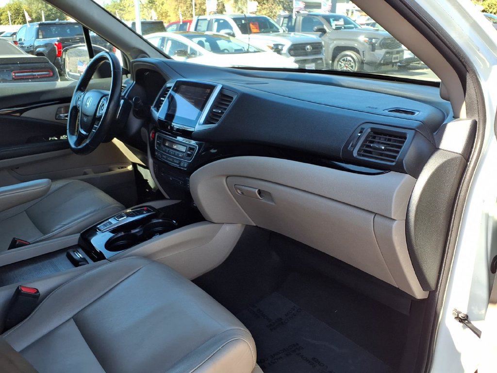 Used 2016 Honda Pilot Touring image 34