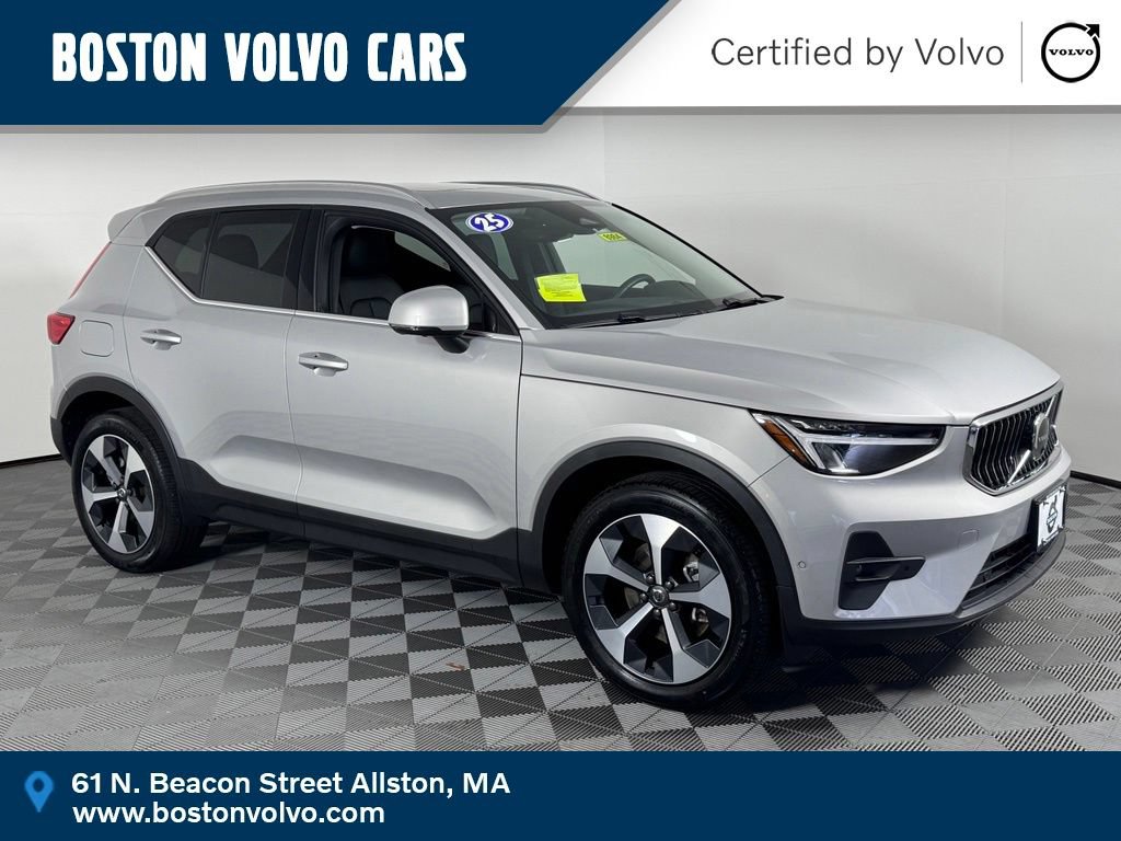 Certified 2025 Volvo XC40 B5 Plus AWD/4WD image 1