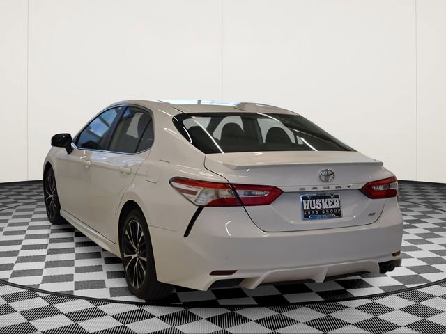 Used 2020 Toyota Camry SE w/ Carpet Mat Package FWD image 9