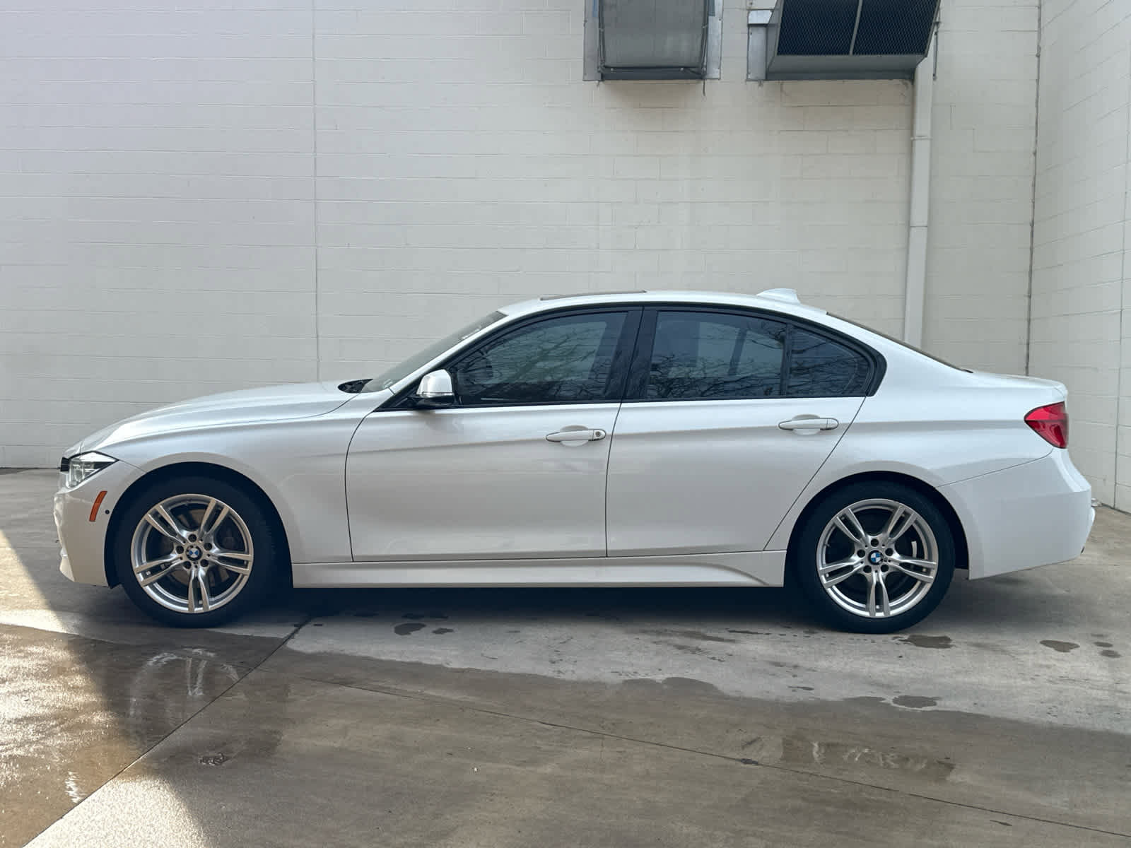 Used 2017 BMW 340i xDrive Sedan image 5