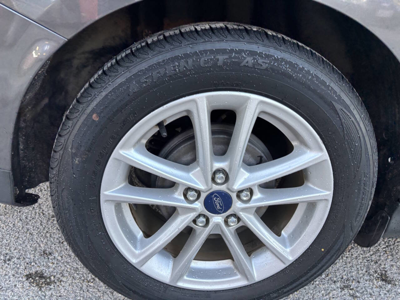 Used 2015 Ford Focus SE image 34