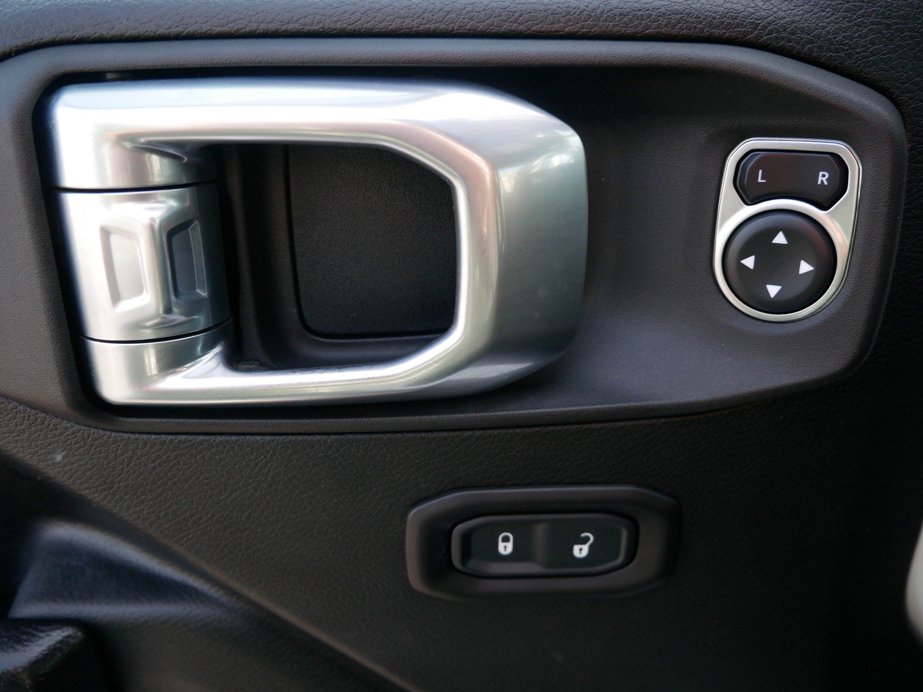 Used 2021 Jeep Wrangler Unlimited Sport S image 19