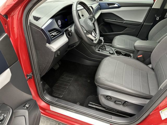Used 2023 Volkswagen Taos SE w/ Panoramic Sunroof Package AWD/4WD image 11