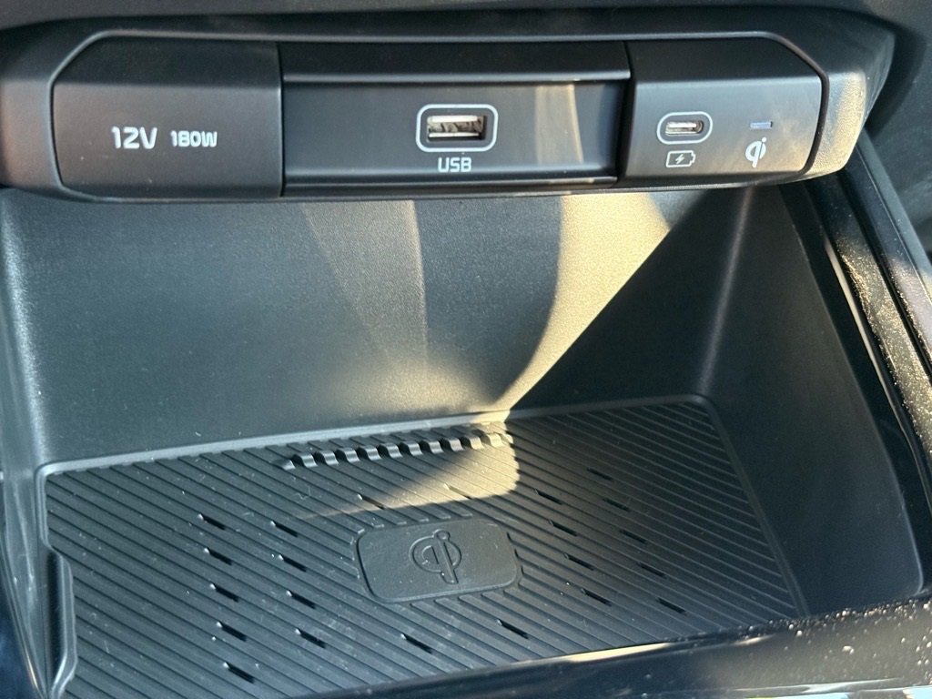 New 2025 Kia Niro SX Touring image 16