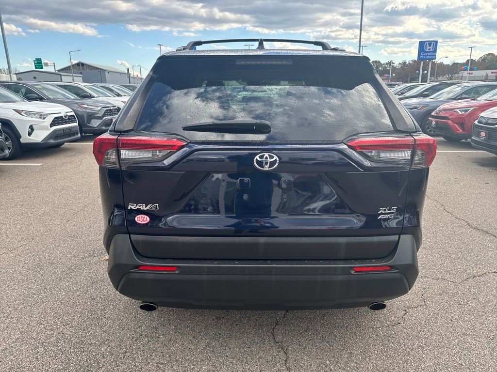 Used 2021 Toyota RAV4 XLE Premium image 4