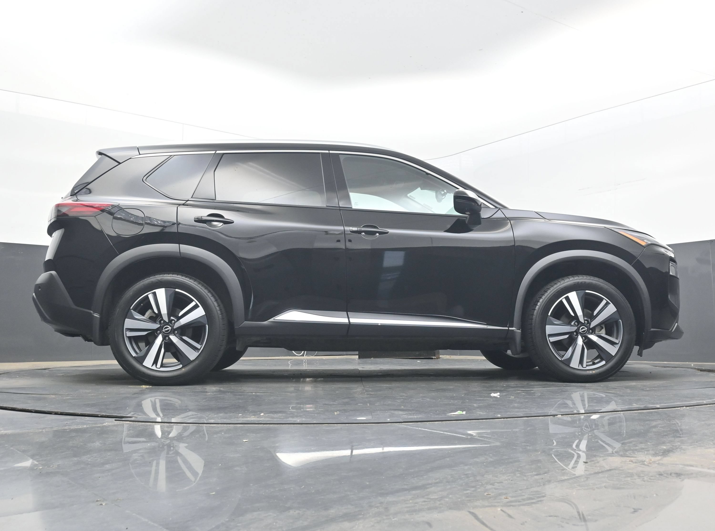 Used 2023 Nissan Rogue SL AWD/4WD image 25