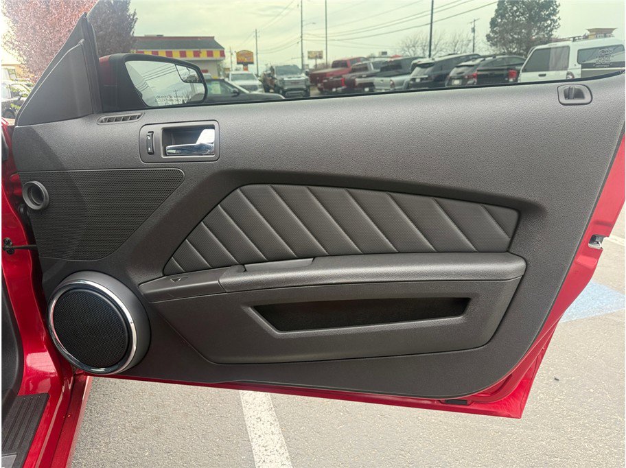 Used 2013 Ford Mustang GT RWD image 36