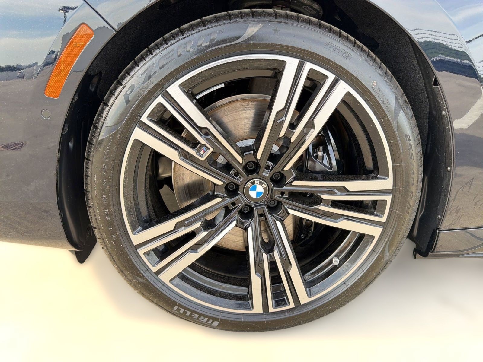 New 2026 BMW i7 xDrive60 w/ Premium Package AWD/4WD image 10
