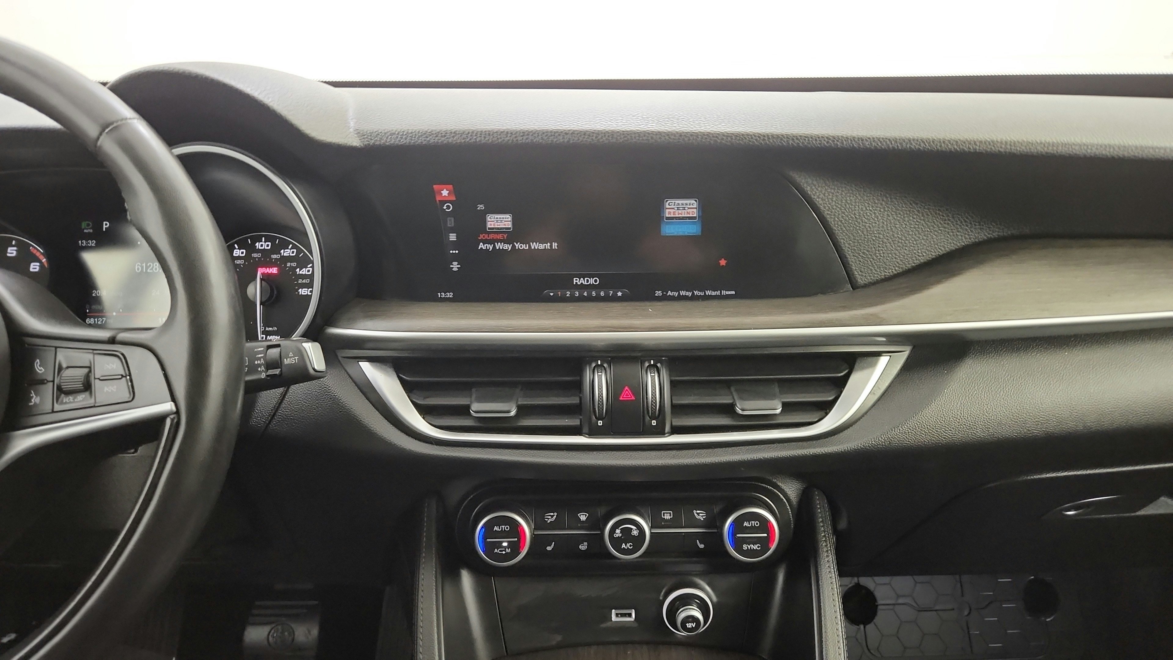 Used 2018 Alfa Romeo Stelvio Ti AWD/4WD image 23