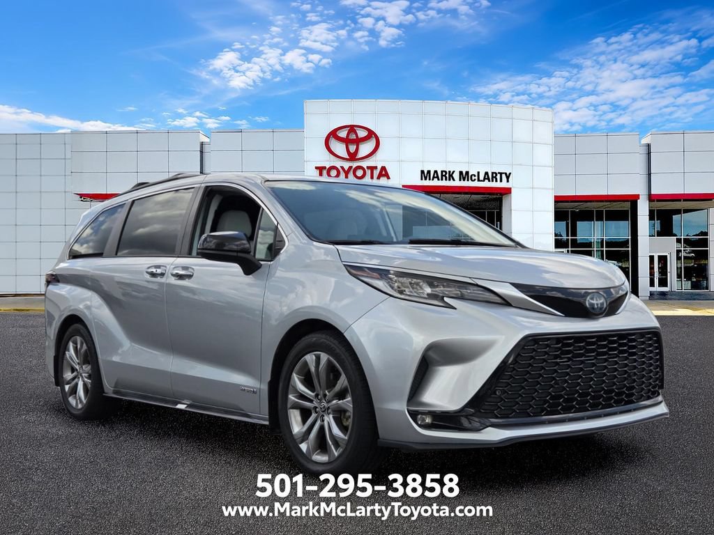 Used 2021 Toyota Sienna XSE w/ XSE Plus Package FWD image 7