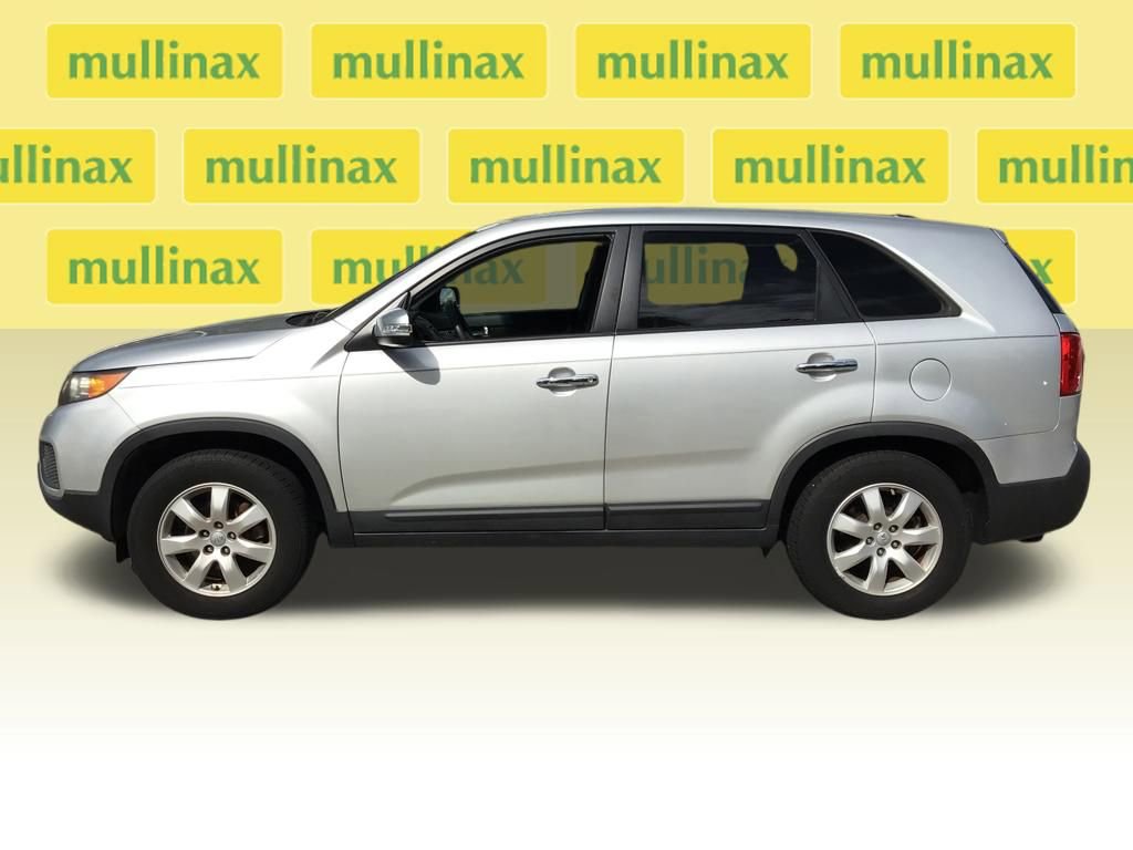 Used 2013 Kia Sorento LX w/ Third Row Pkg image 10