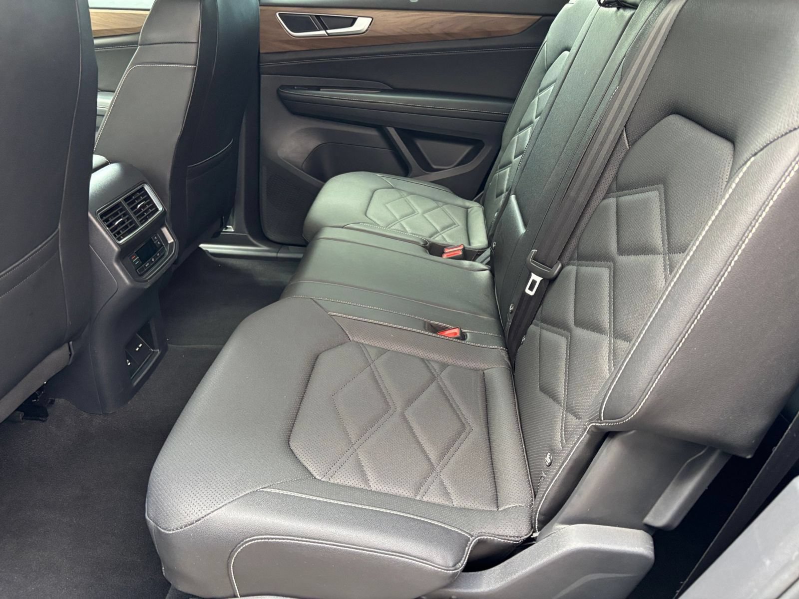 Used 2026 Volkswagen Atlas SE AWD/4WD image 23
