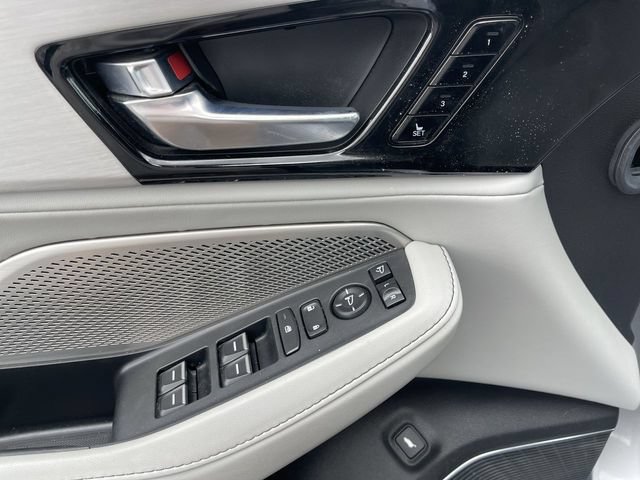 Used 2023 Acura MDX SH-AWD w/ Technology Package image 13