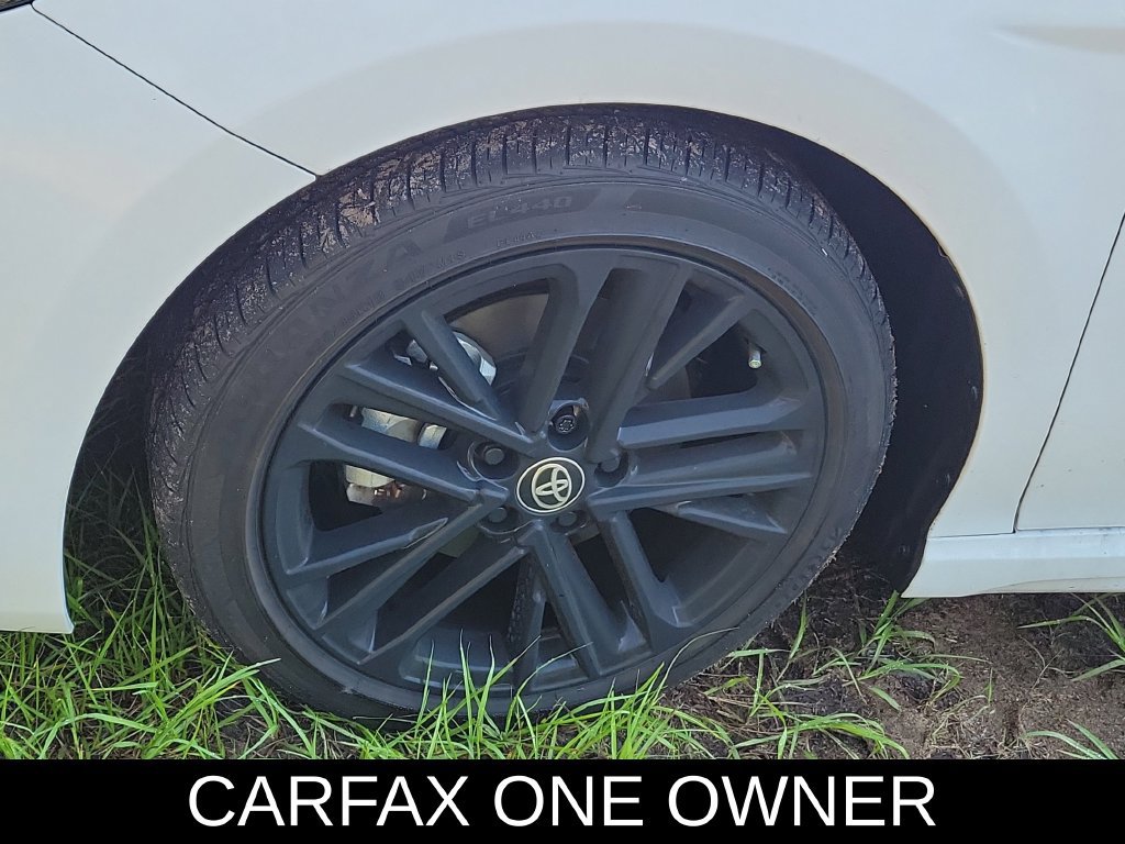 Used 2025 Toyota Camry SE w/ Convenience Package FWD image 4
