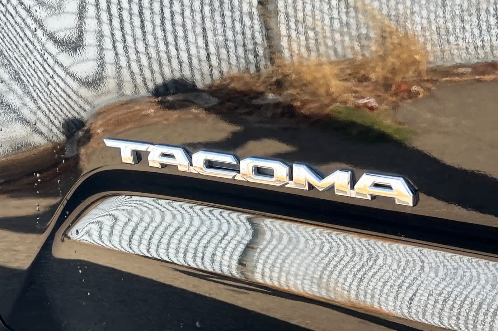 Used 2016 Toyota Tacoma TRD Off-Road w/ Towing Package AWD/4WD image 24