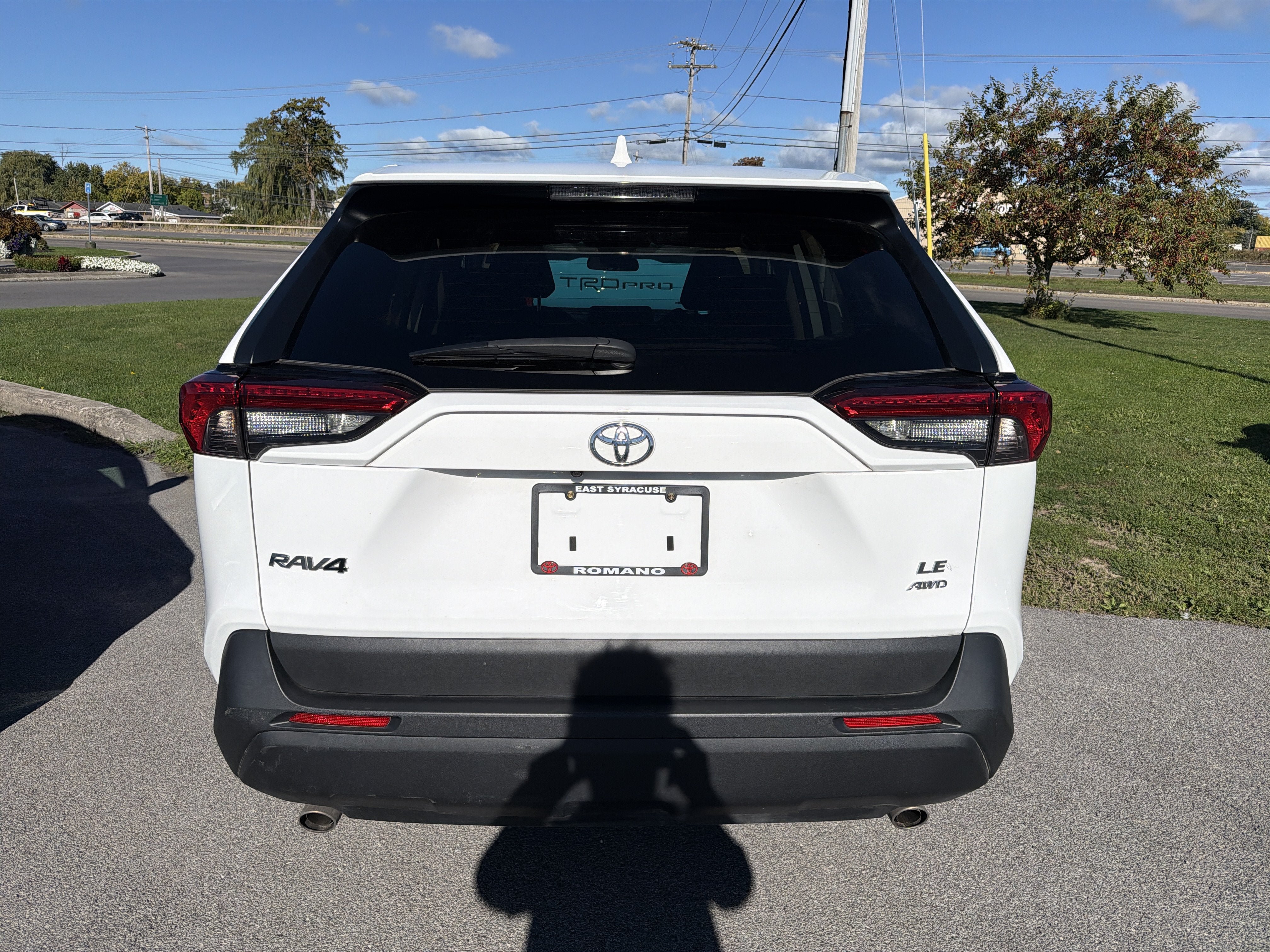 Used 2023 Toyota RAV4 LE AWD/4WD image 5