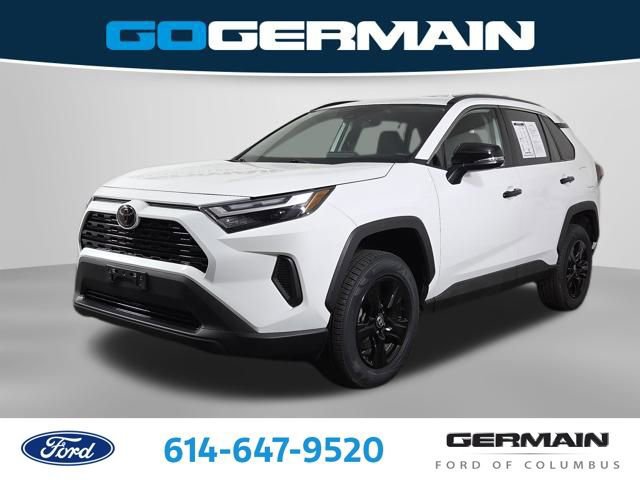 Used 2024 Toyota RAV4 XLE AWD/4WD image 1