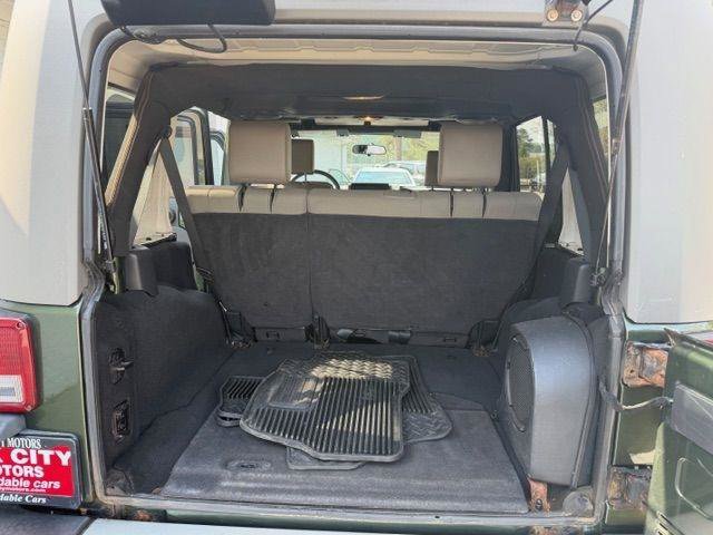 Used 2008 Jeep Wrangler Unlimited Sahara AWD/4WD image 13
