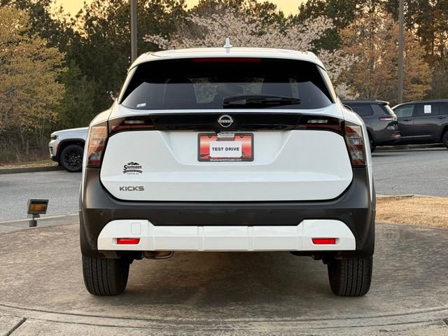 Used 2025 Nissan Kicks SV FWD image 6