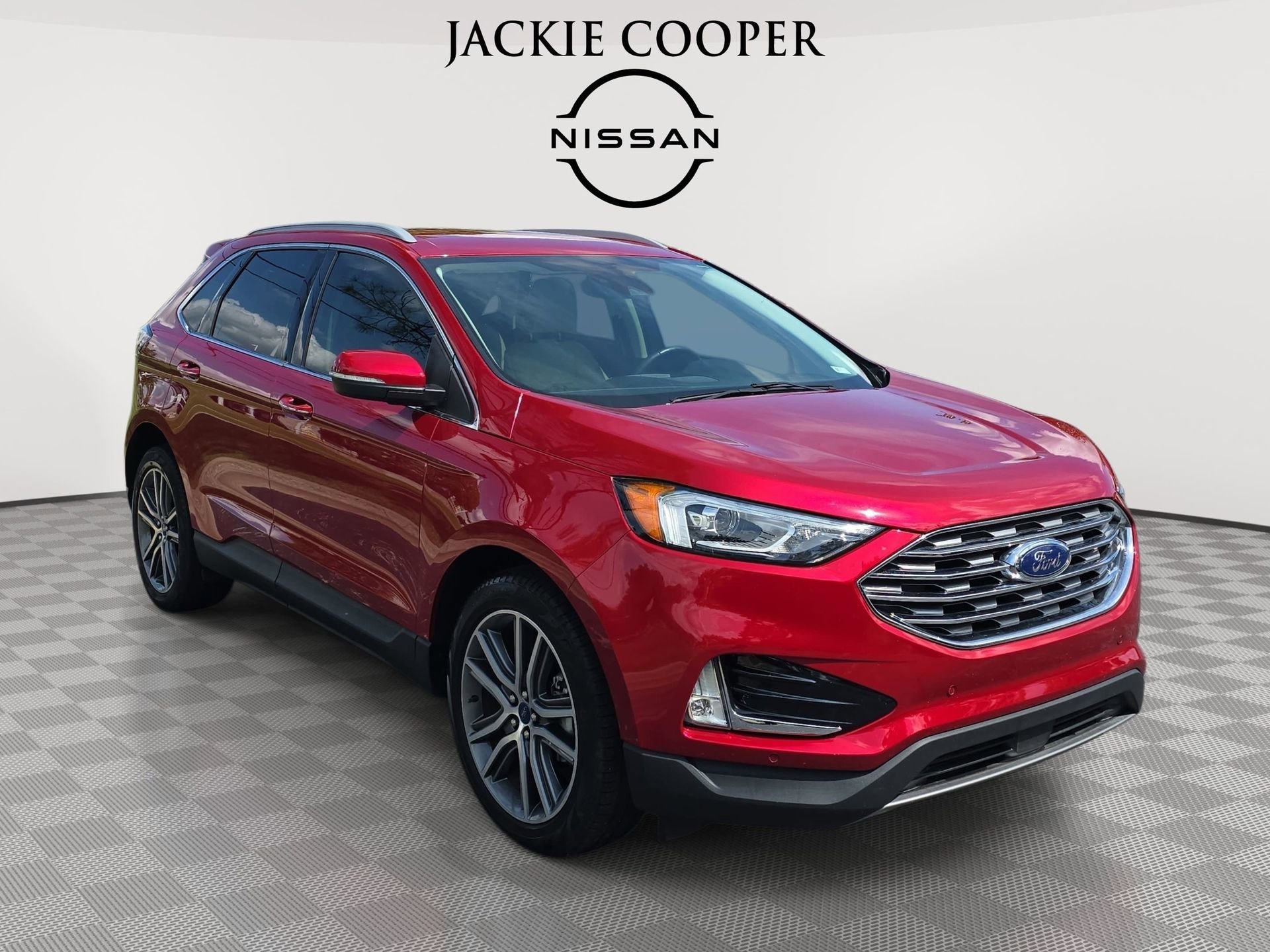 Used 2020 Ford Edge Titanium FWD image 3