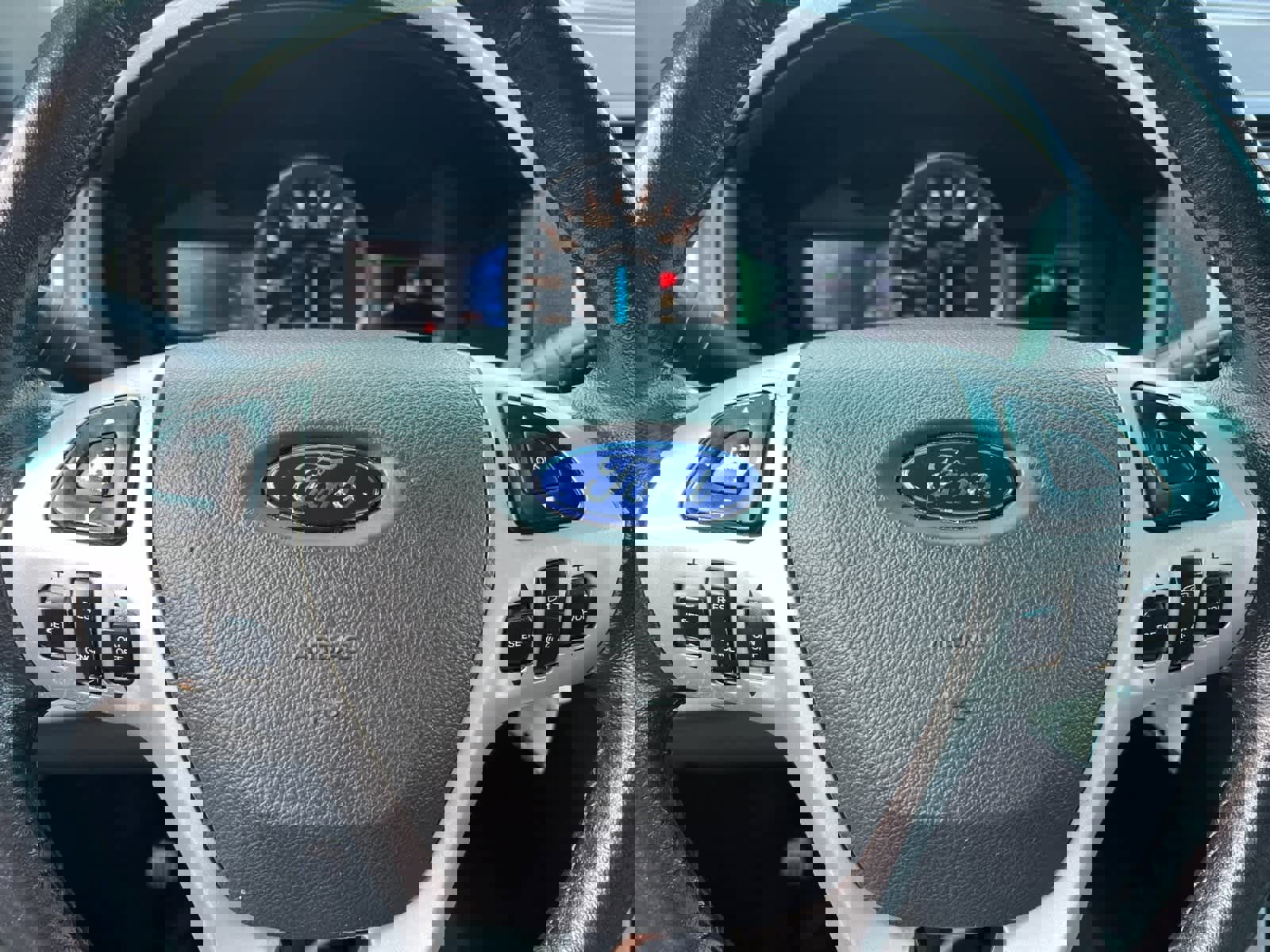 Used 2014 Ford Explorer XLT w/ Equipment Group 202A image 24