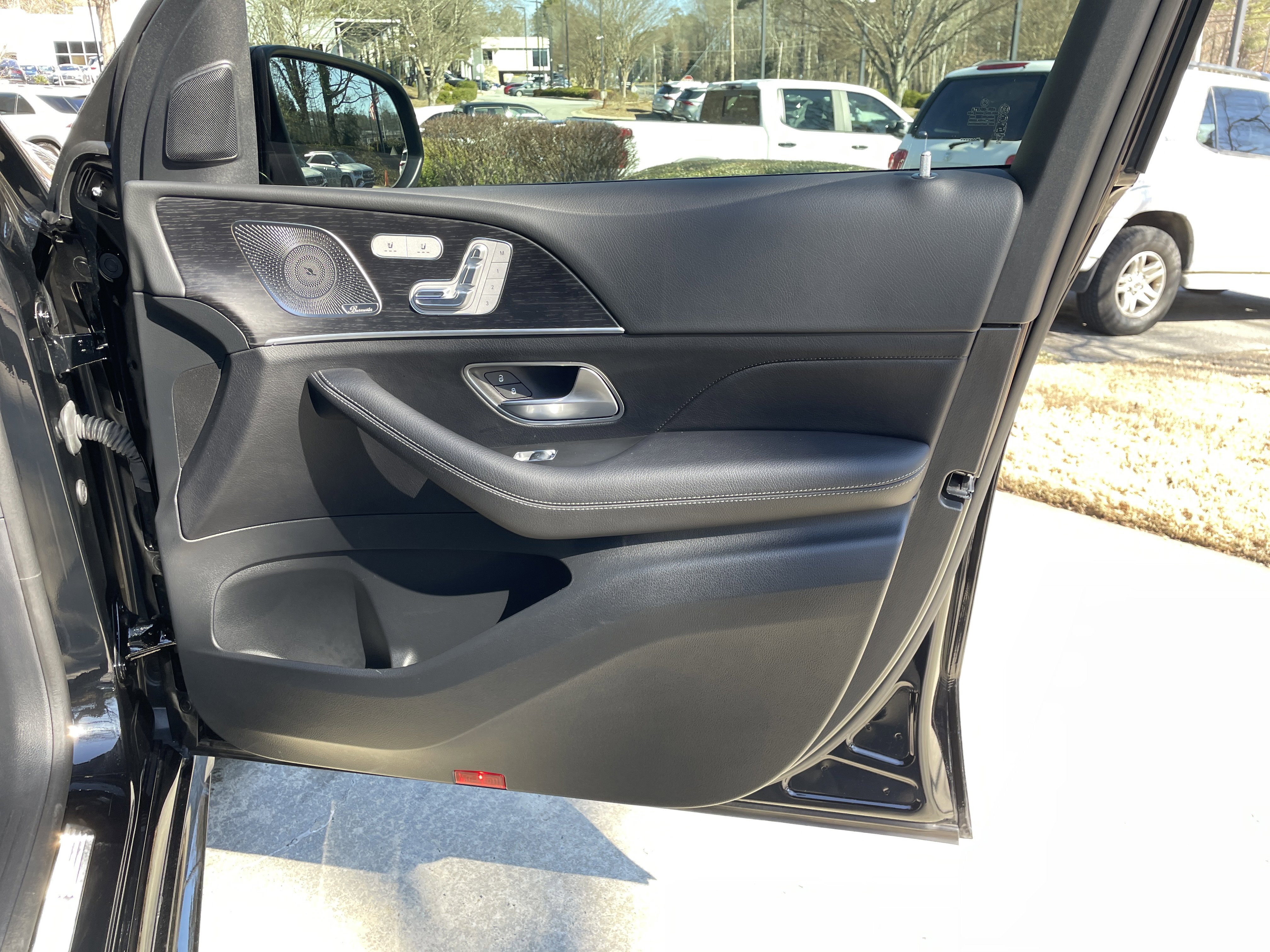 Certified 2025 Mercedes-Benz GLE 350 4MATIC w/ AMG Line Exterior image 46