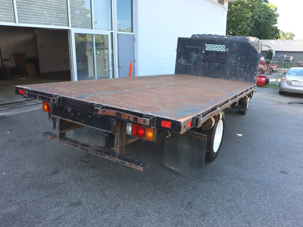 Used 2019 Isuzu NPR image 5