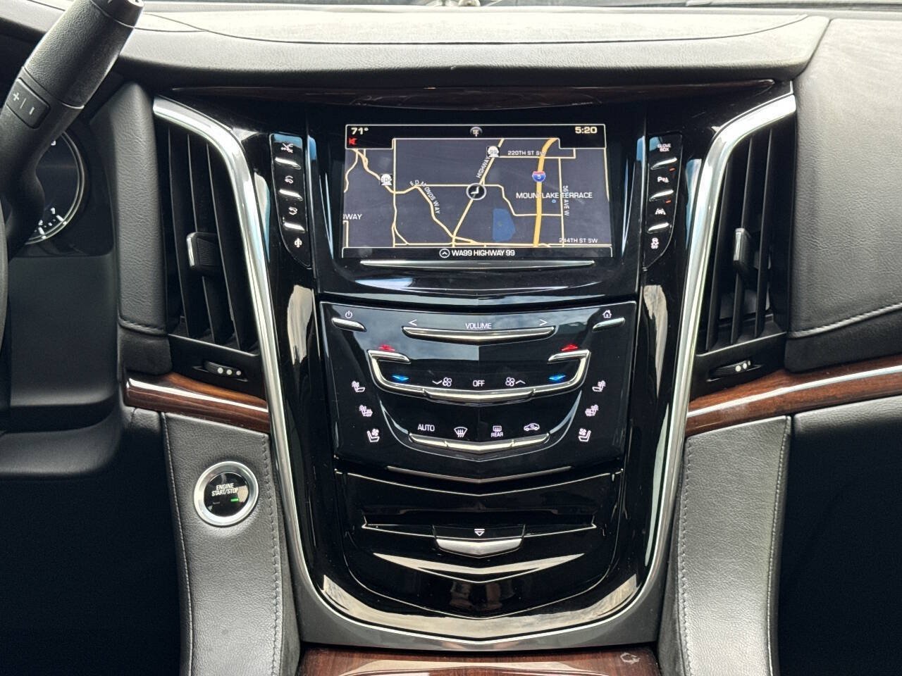 Used 2016 Cadillac Escalade Premium AWD/4WD image 25