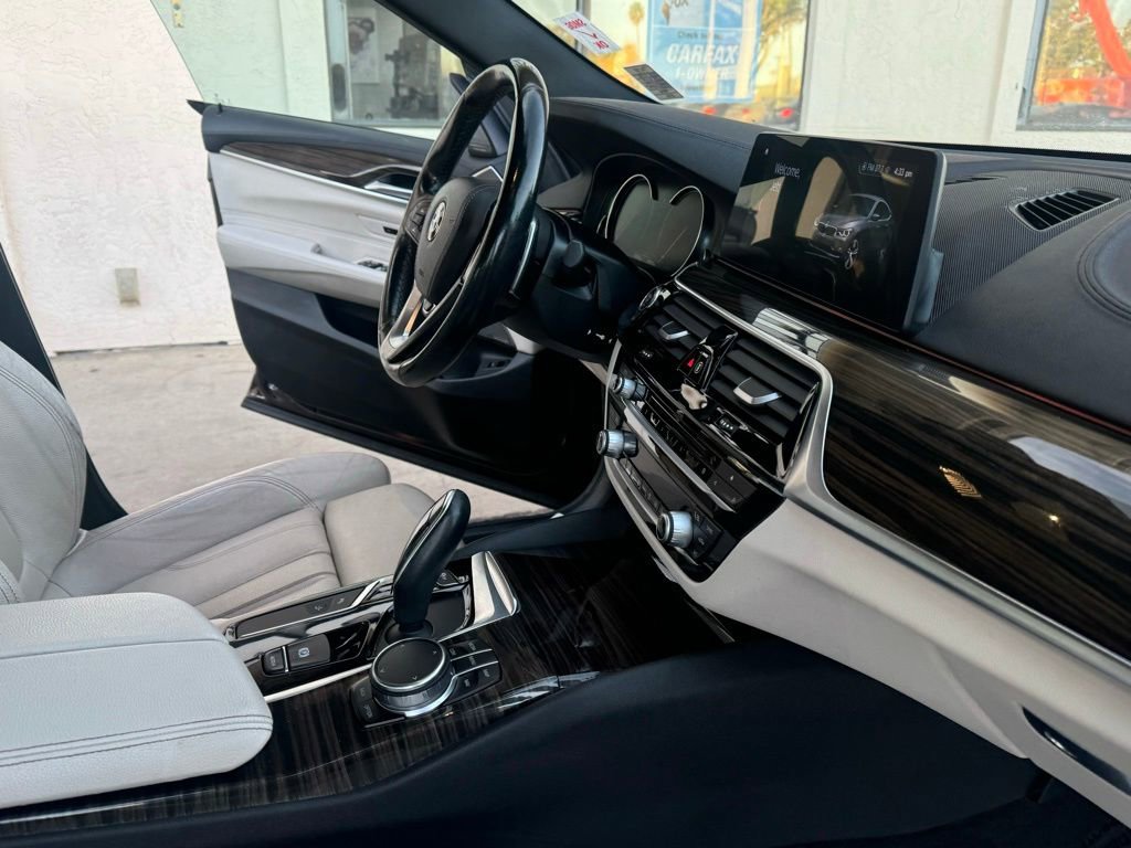 Used 2018 BMW 640i Gran Turismo xDrive image 26