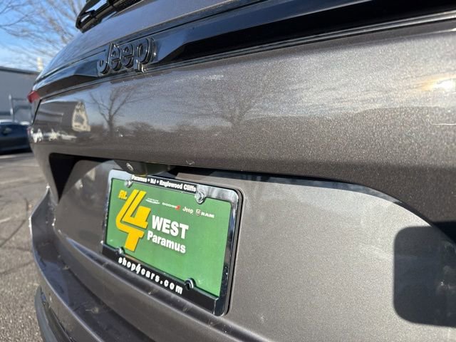 Certified 2022 Jeep Grand Cherokee Altitude image 15