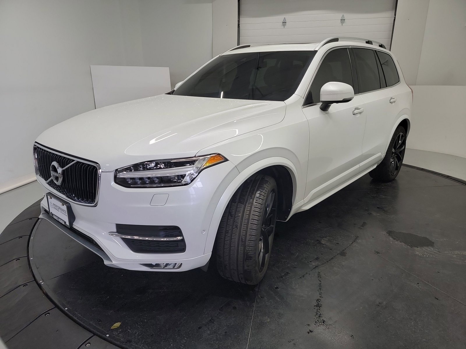 Used 2018 Volvo XC90 T6 Momentum w/ Convenience Package image 3