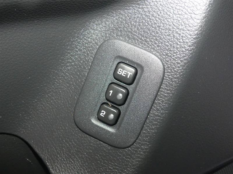 Used 2014 Nissan Armada Platinum w/ 2nd Row Captain Seat Package AWD/4WD image 18