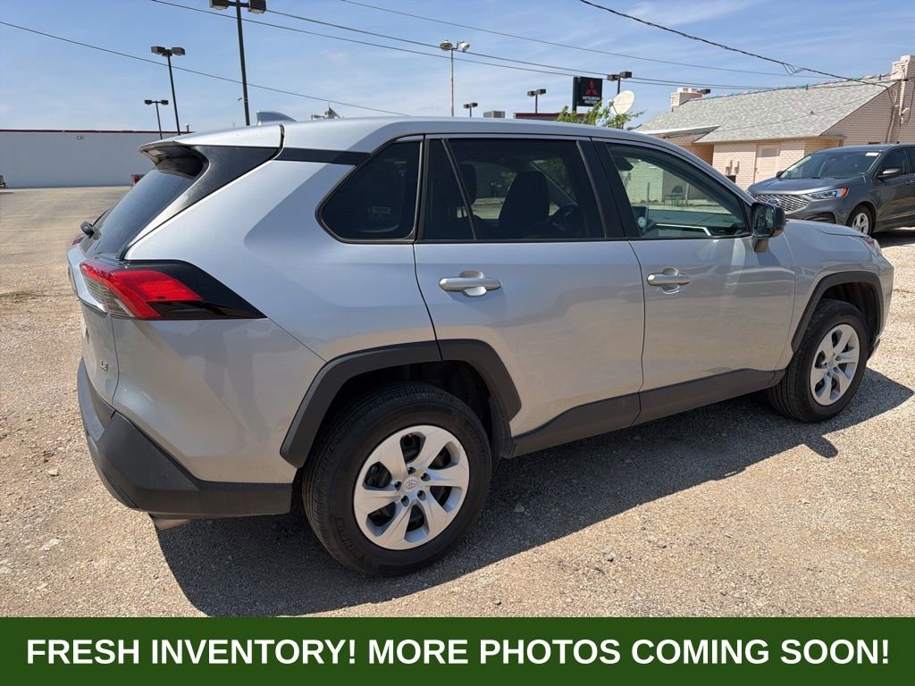 Used 2025 Toyota RAV4 LE image 5