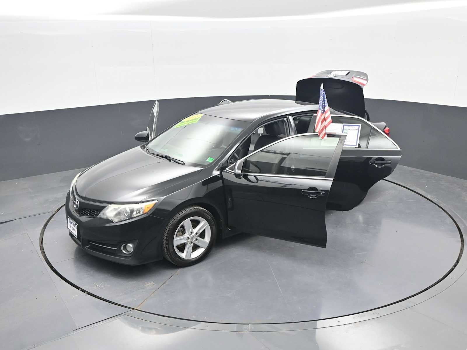 Used 2014 Toyota Camry SE FWD image 79