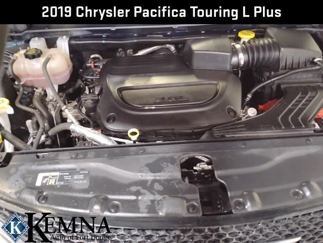 Used 2019 Chrysler Pacifica Touring-L Plus image 23