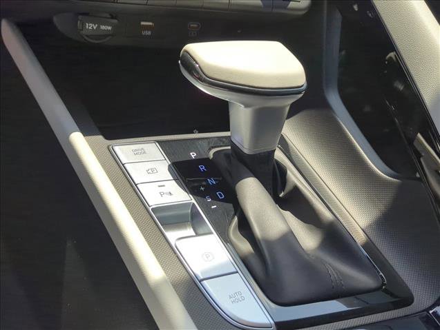 Used 2024 Hyundai Elantra Limited FWD image 24