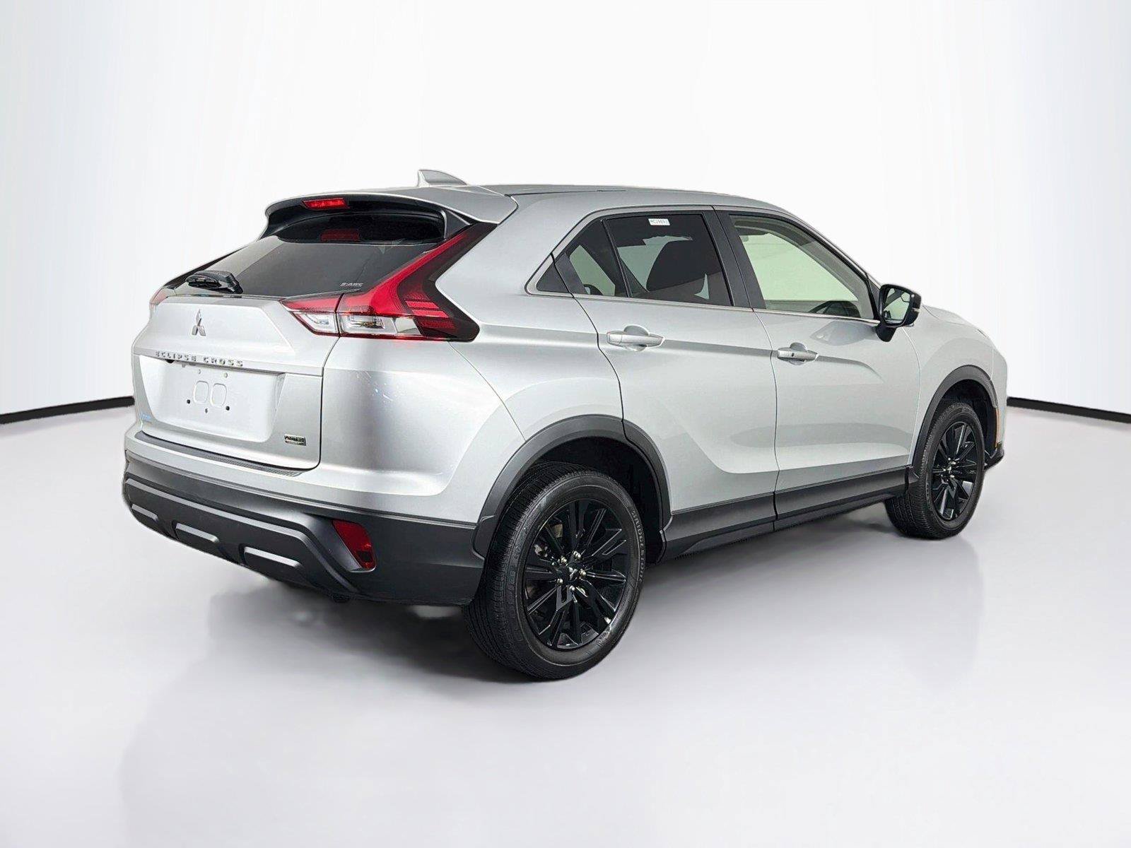 Used 2024 Mitsubishi Eclipse Cross LE AWD/4WD image 11