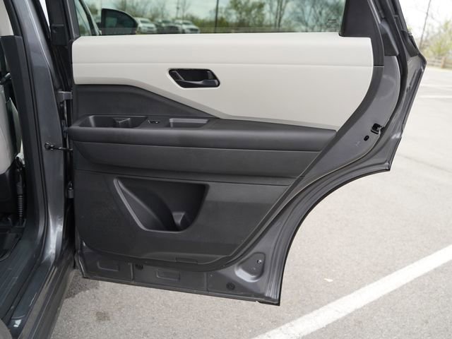 Used 2023 Nissan Pathfinder SV w/ Black Appearance Package image 23