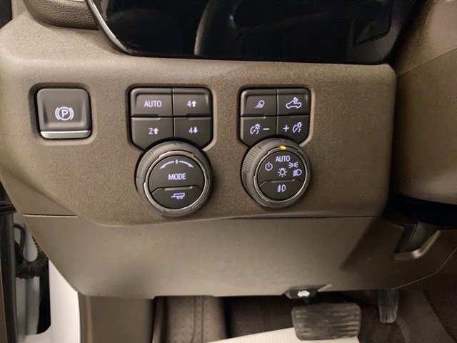 Used 2026 Chevrolet Silverado 3500 LTZ w/ LTZ Convenience Package AWD/4WD image 4