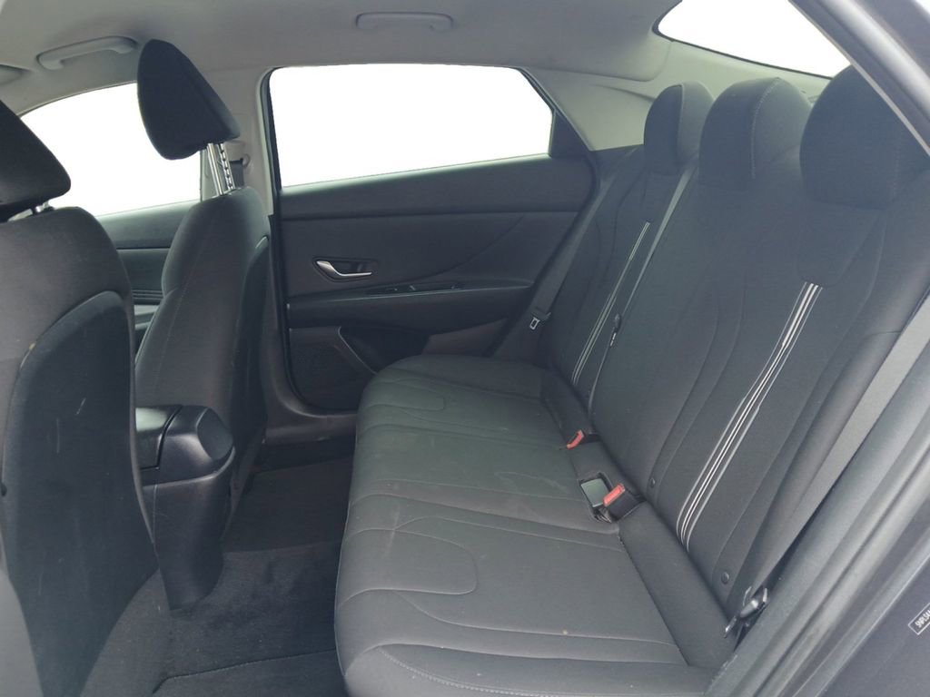 Used 2021 Hyundai Elantra SEL w/ Convenience Package FWD image 13
