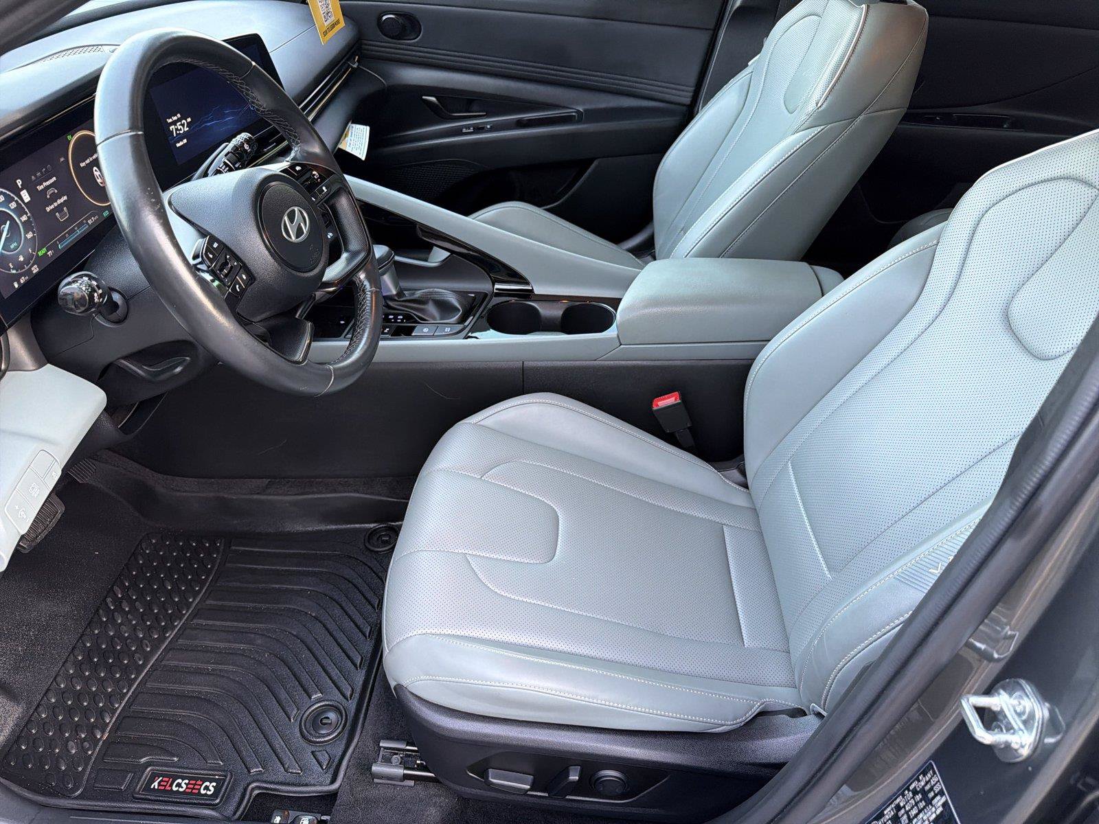 Used 2024 Hyundai Elantra Limited FWD image 8