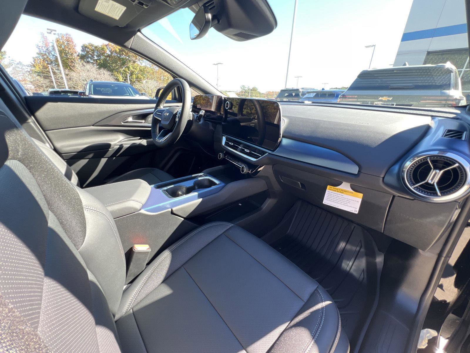 New 2026 Chevrolet Equinox EV LT image 29