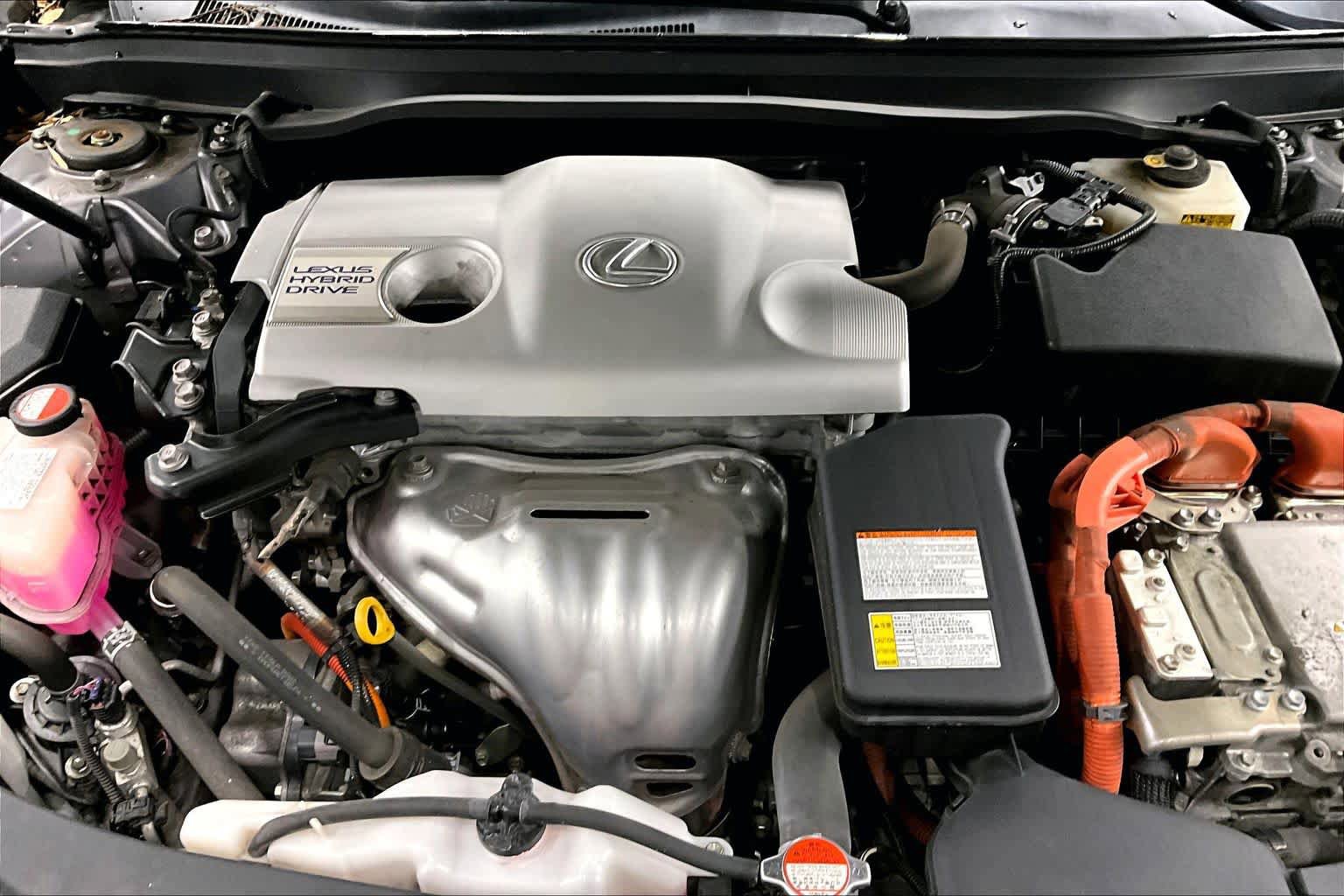 Used 2016 Lexus ES 300h w/ Luxury Package w/Wood Trim FWD image 31