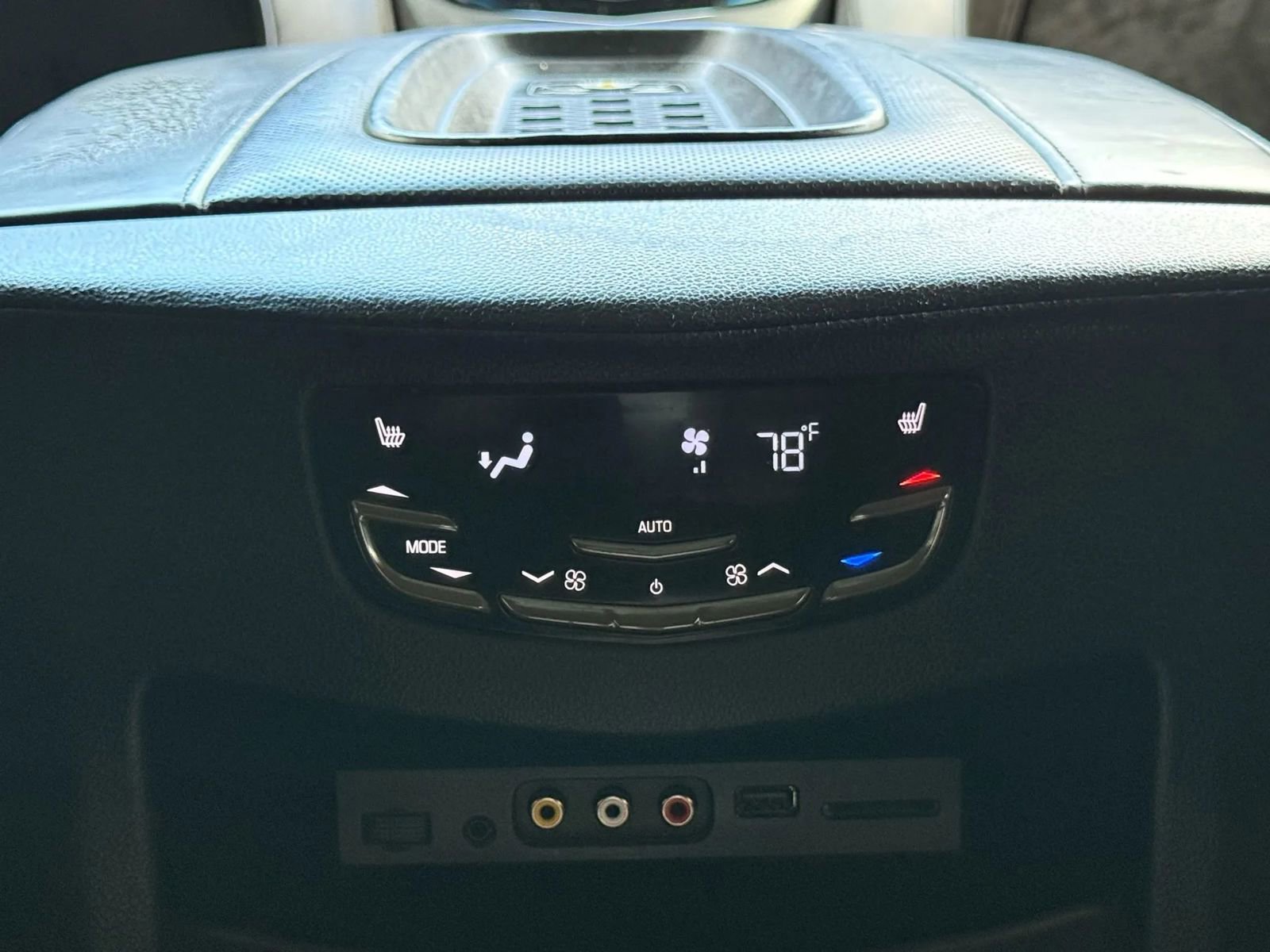 Used 2015 Cadillac Escalade ESV Platinum image 27